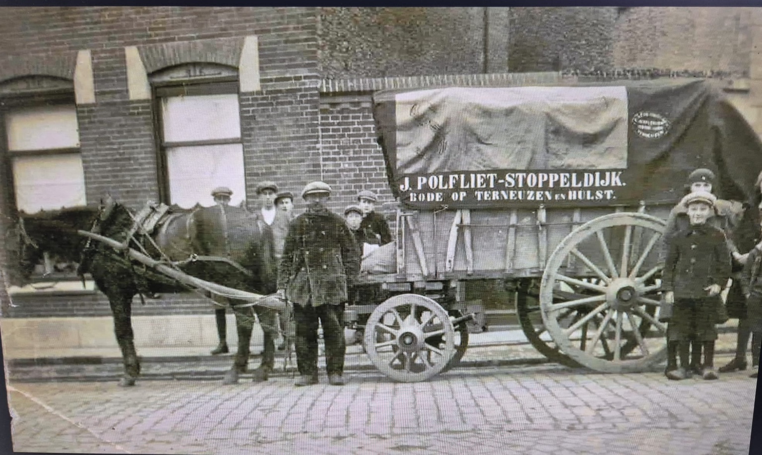 Historische paard en wagen van Transport Polfliet